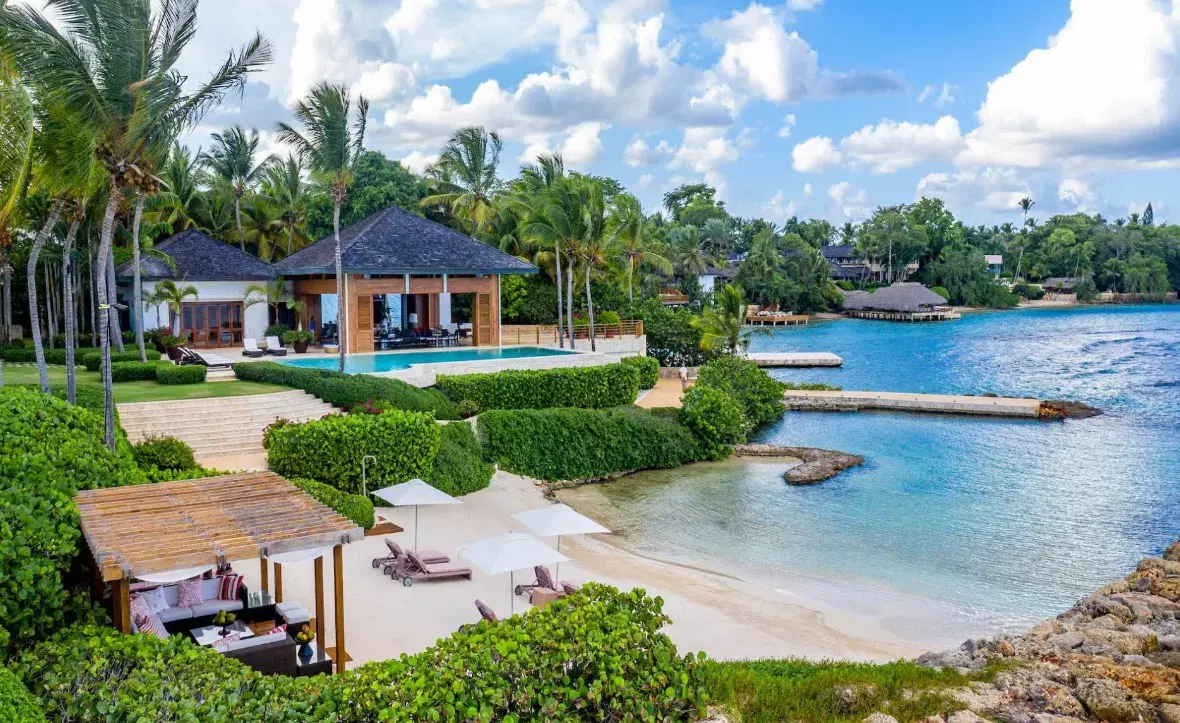 Luxury Villa with Private Beach 