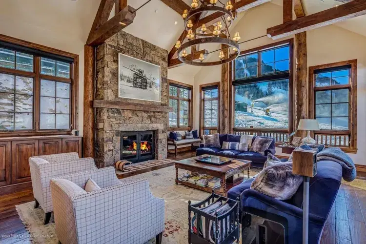 Snowy Mountain Chalet image 2