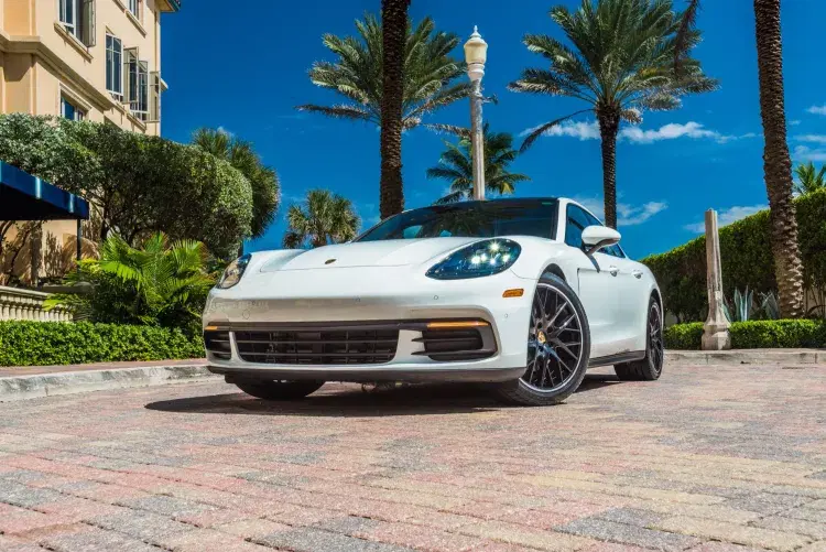 Porsche Panamera 4S