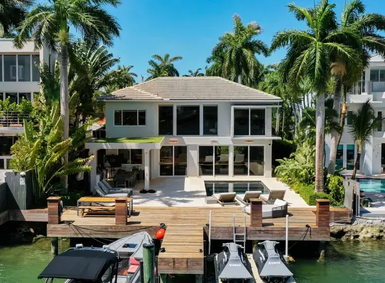 Villa Tiki image 1