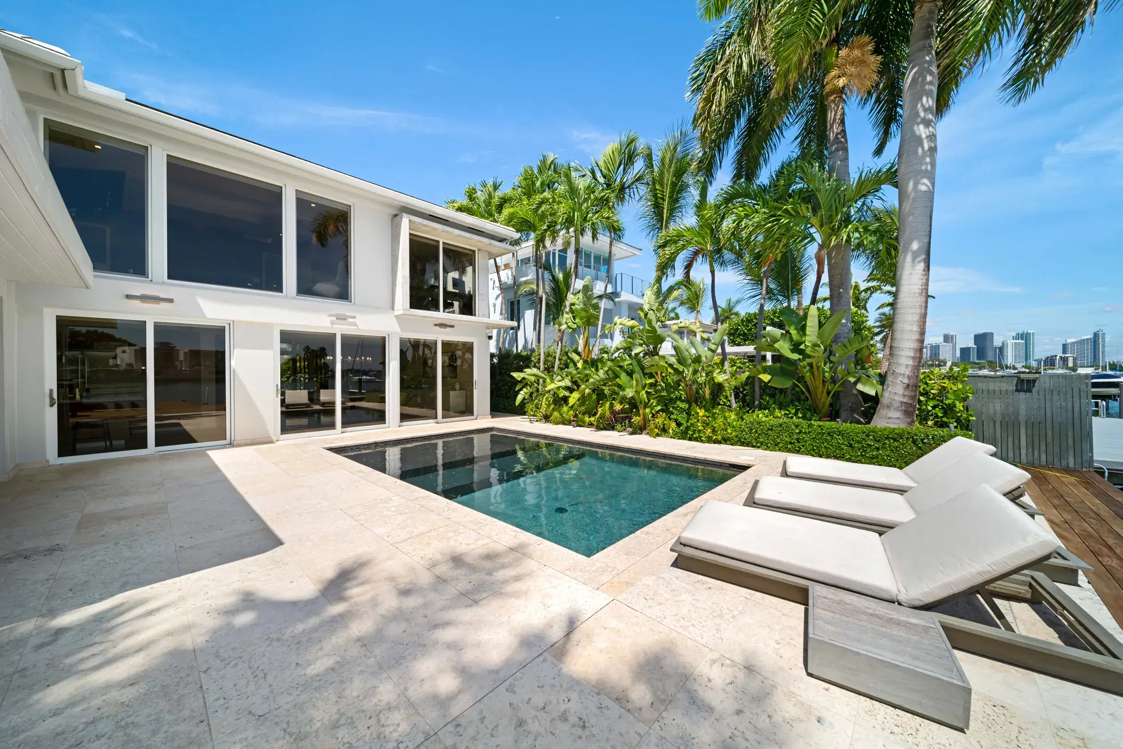 Villa Tiki image 5