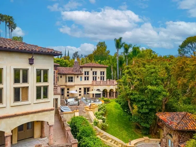 Carolwood Estate image 2