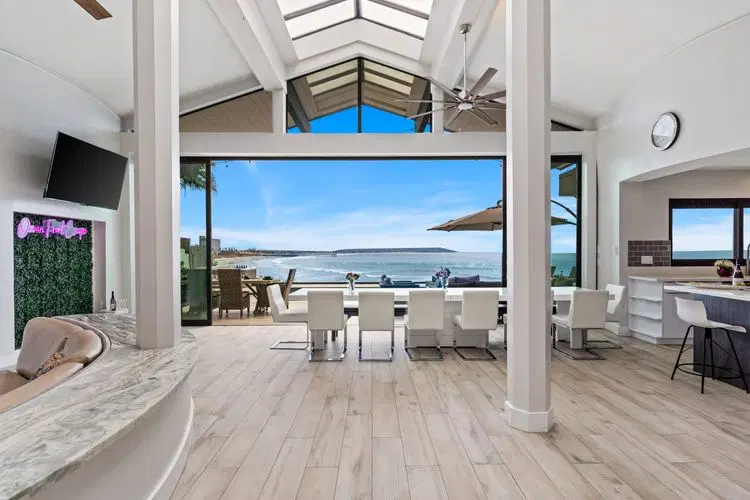 Ocean Front Escape image 1