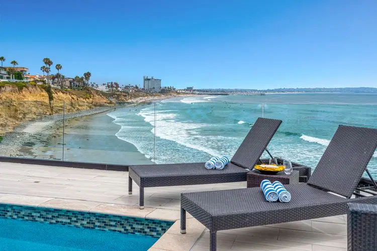 Ocean Front Escape image 2