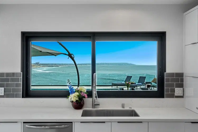 Ocean Front Escape image 4