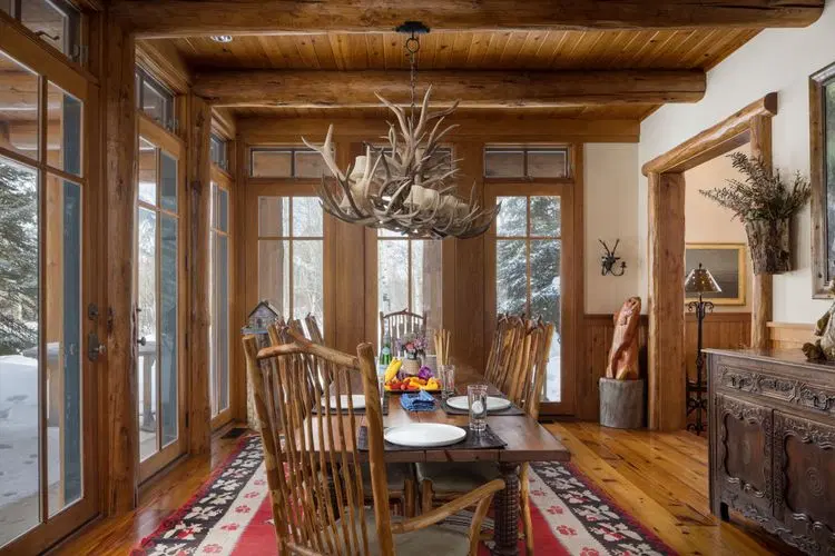 Rendezvous Lodge image 5