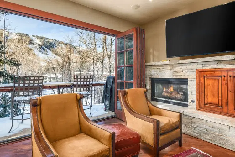 315 Park Avenue | Luxury Townhouse with River Views in Aspen image 3
