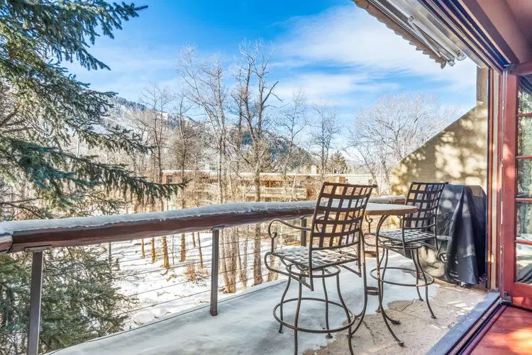 315 Park Avenue | Luxury Townhouse with River Views in Aspen image 4