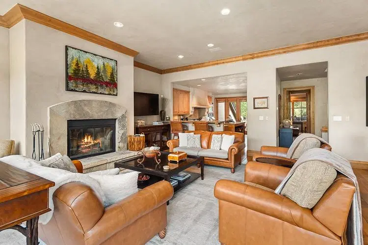Owl Creek 04 | Ski-in, ski-out luxury townhome with private hot tub in Snowmass image 2