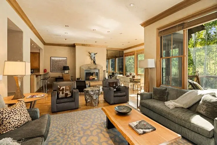Owl Creek 20 | Luxury family home with private balcony, deck, hot tub, and patio - near lifts! image 3