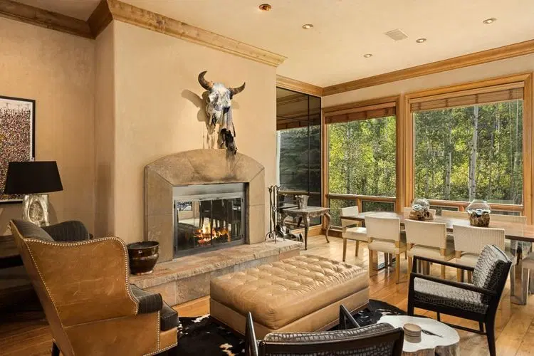 Owl Creek 20 | Luxury family home with private balcony, deck, hot tub, and patio - near lifts! image 4