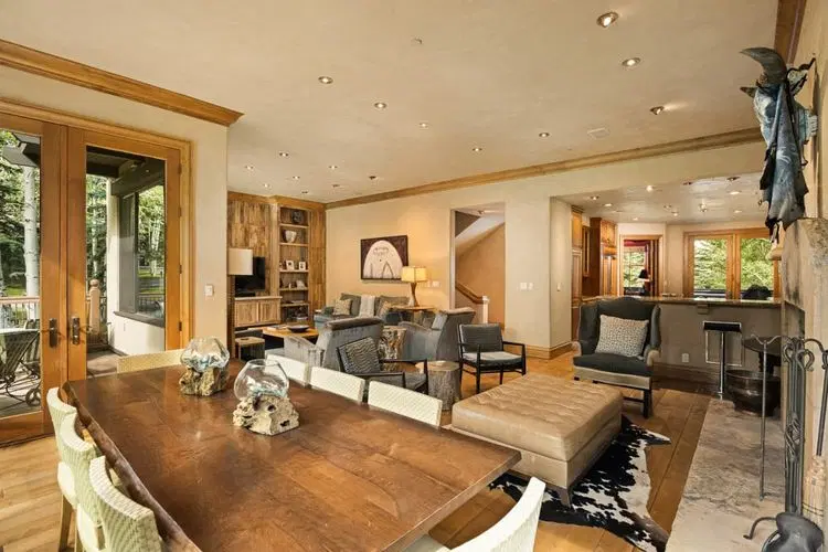 Owl Creek 20 | Luxury family home with private balcony, deck, hot tub, and patio - near lifts! image 5