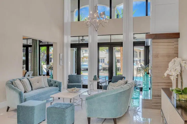 Canal Crest Villa image 2