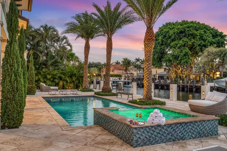 Canal Crest Villa image 3