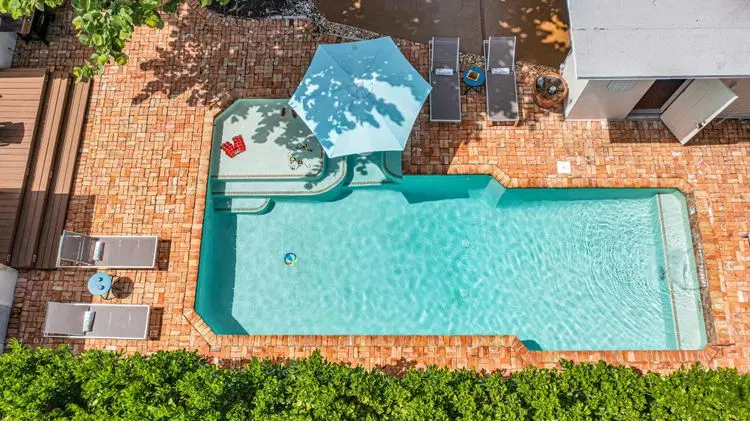 Walk to beach / two cottages / swimming pool / hot tub / Surf and Sand / RESlDENCES image 2