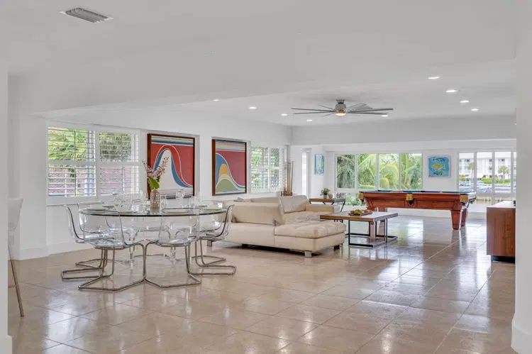 Sea Crest Manor  image 2