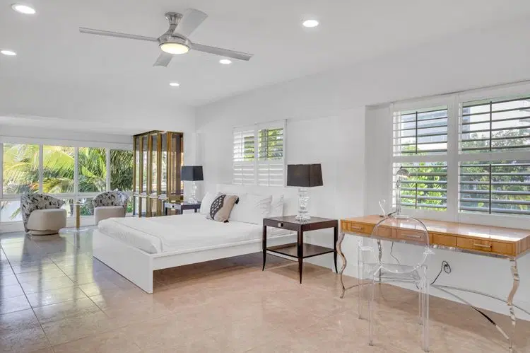 Sea Crest Manor  image 3