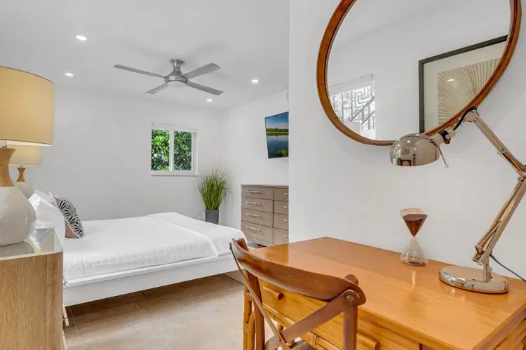 Suite by Beach | Waterfront | Lago Key Three image 3