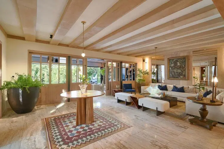 Casa Mia - Elegant Villa with Heated Pool image 4