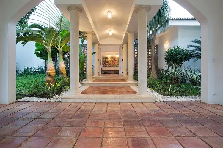 La Fabulosa - Luxury Villa with Ocean Views image 2