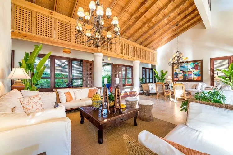 Villa Isabel - Spacious 6-Bedroom Retreat image 4