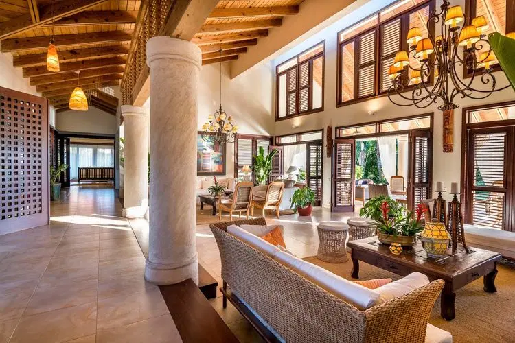 Villa Isabel - Spacious 6-Bedroom Retreat image 5