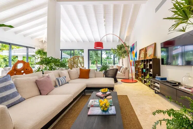 Cerezas Modern - 5-Bedroom Villa with Pool & Golf image 2