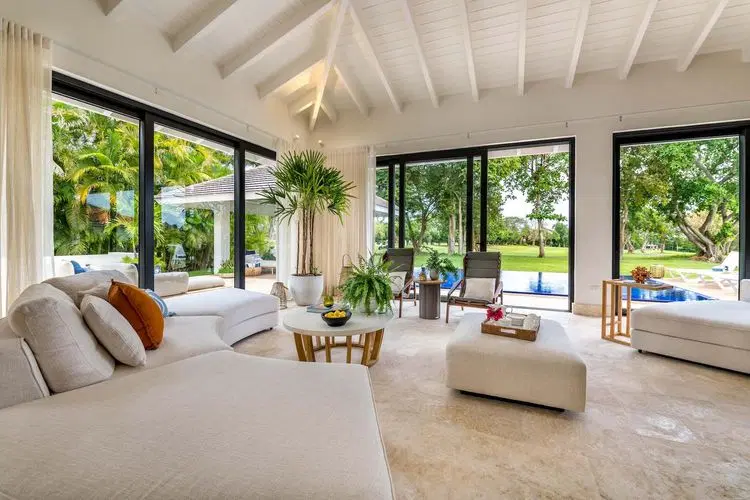Cerezas Modern - 5-Bedroom Villa with Pool & Golf image 4