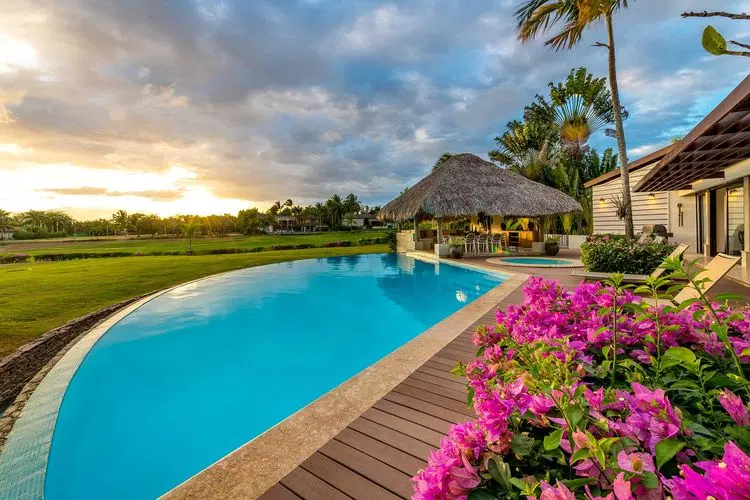 Las Ramas - Spacious Villa by Golf Course image 1