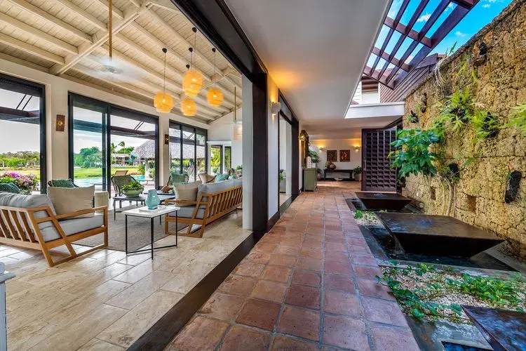 Las Ramas - Spacious Villa by Golf Course image 3