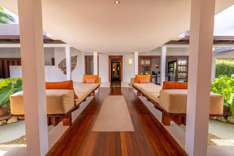 Tropical Modern - Elegant Villa Near Minitas Beach image 4