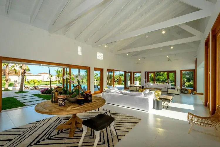 Villa Le Blanc - Modern Villa with Golf Views image 2