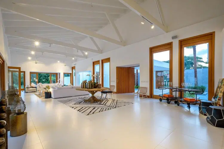 Villa Le Blanc - Modern Villa with Golf Views image 3