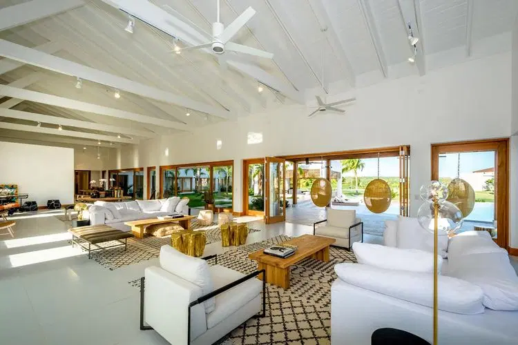 Villa Le Blanc - Modern Villa with Golf Views image 5