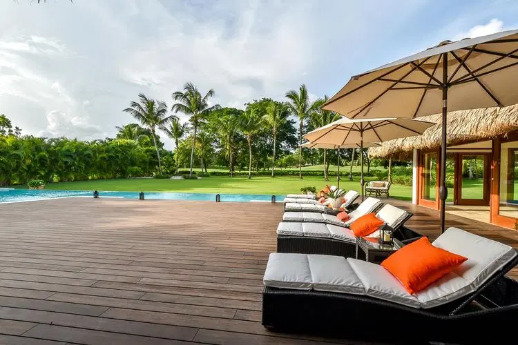 Bali Seven - Luxurious Villa Steps from Minitas image 3