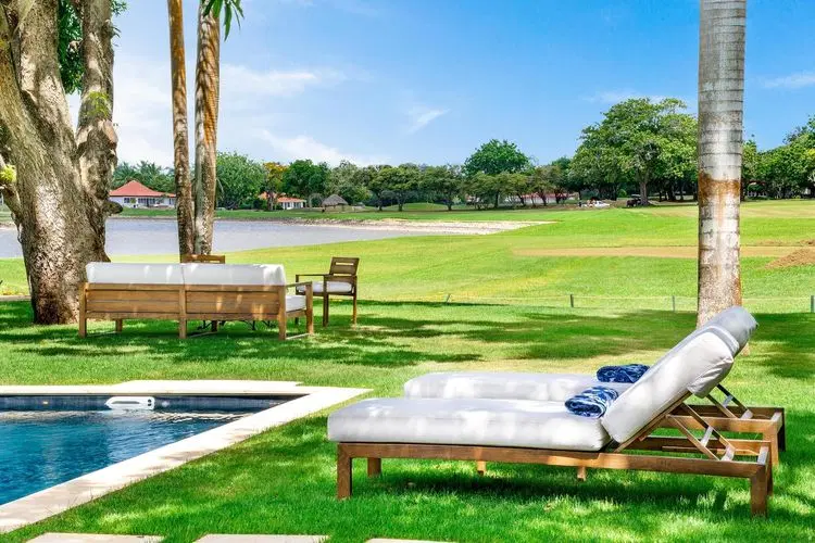 Casa del Lago - Elegant Villa with Lake Views image 1
