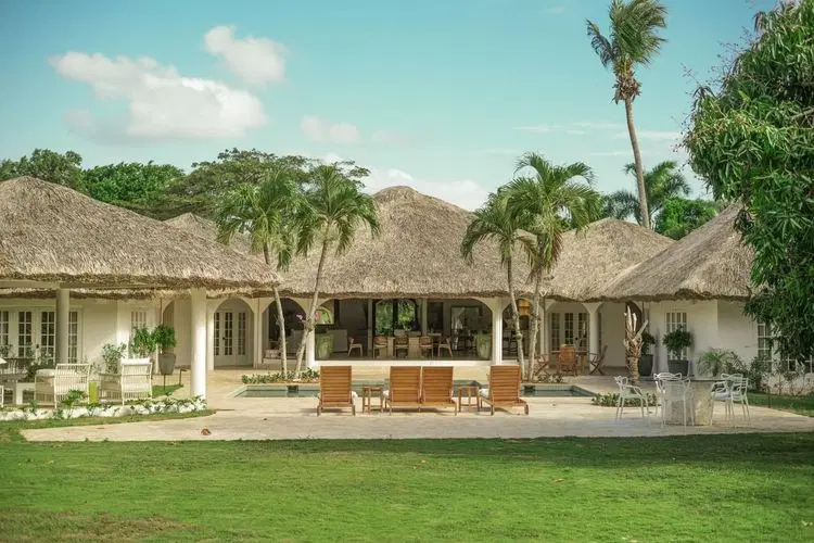La Palapa - Elegant Villa Steps from Minitas image 1