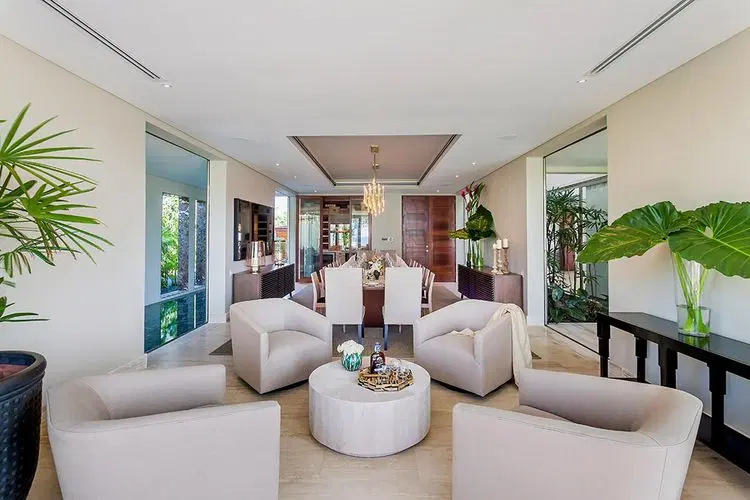 La Menina - Oceanfront Elegance Redefined image 3