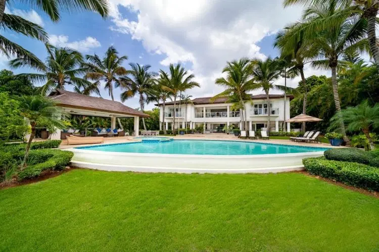 La Brisa - Contemporary Caribbean Retreat image 1