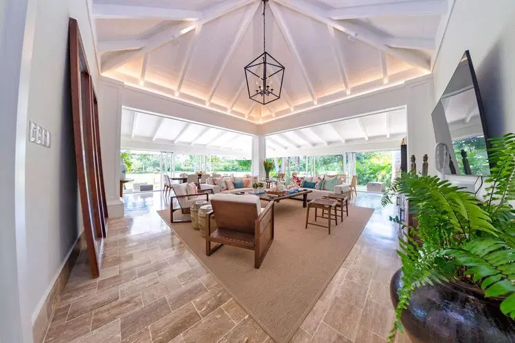 Villa Uchi - Elegant Villa Overlooking Golf Course image 3