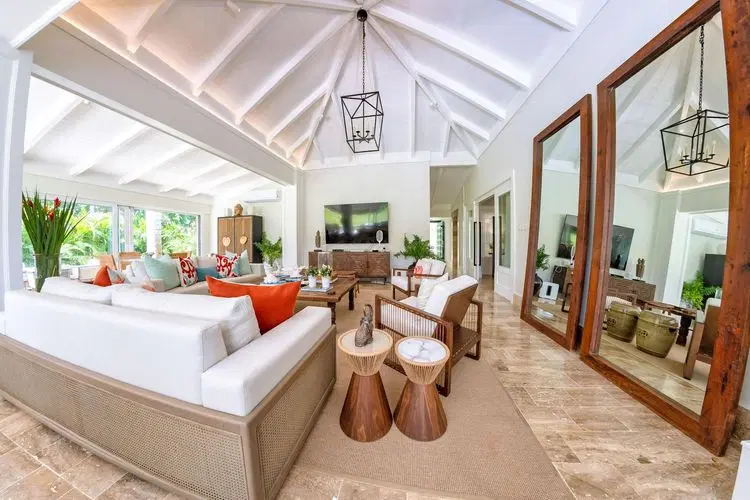 Villa Uchi - Elegant Villa Overlooking Golf Course image 4