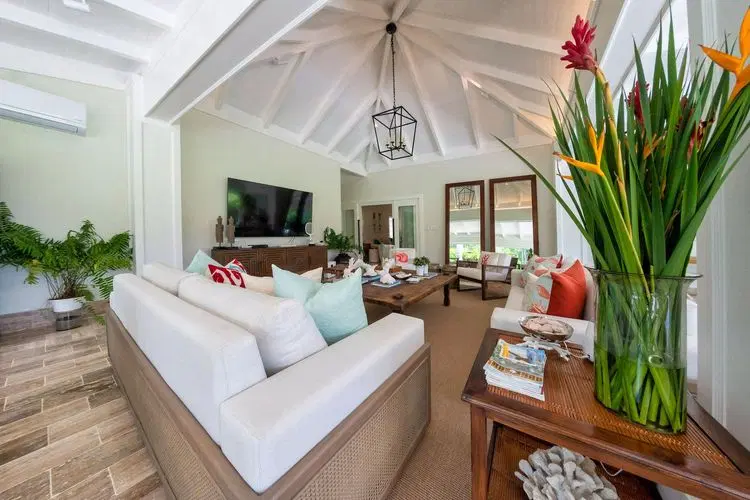 Villa Uchi - Elegant Villa Overlooking Golf Course image 5