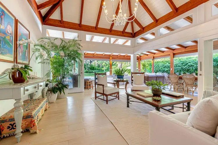 La Serenite - Tranquil Villa Near the Beach image 3