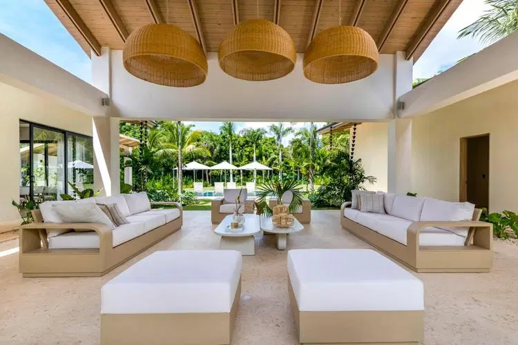 Aqua Vista - Luxury Near Minitas Beach image 5