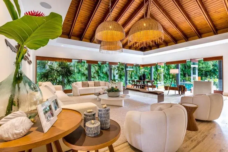 Villa Sky - Tranquil Elegance by the Beach image 3