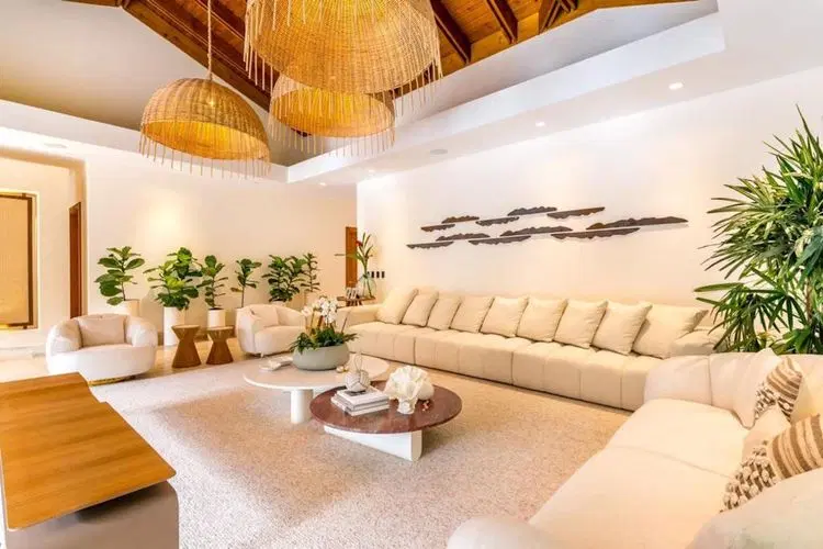 Villa Sky - Tranquil Elegance by the Beach image 5