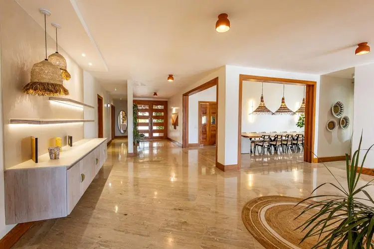 Casa Lu - Elegant Tropical Retreat image 2