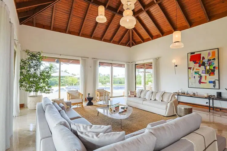 Casa Lu - Elegant Tropical Retreat image 3