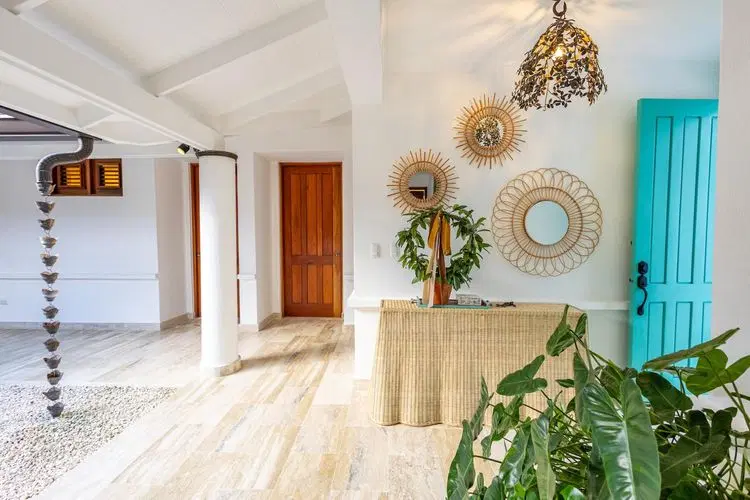 Casa Bliss - Tropical Elegance: Golfside Retreat image 2