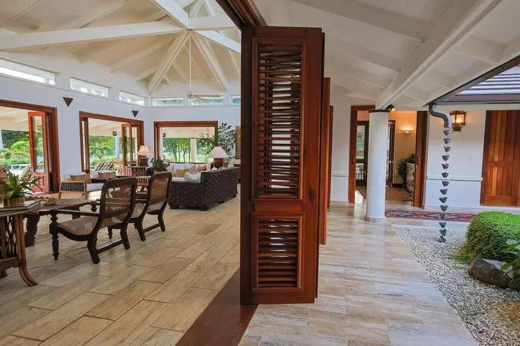 Casa Bliss - Tropical Elegance: Golfside Retreat image 4